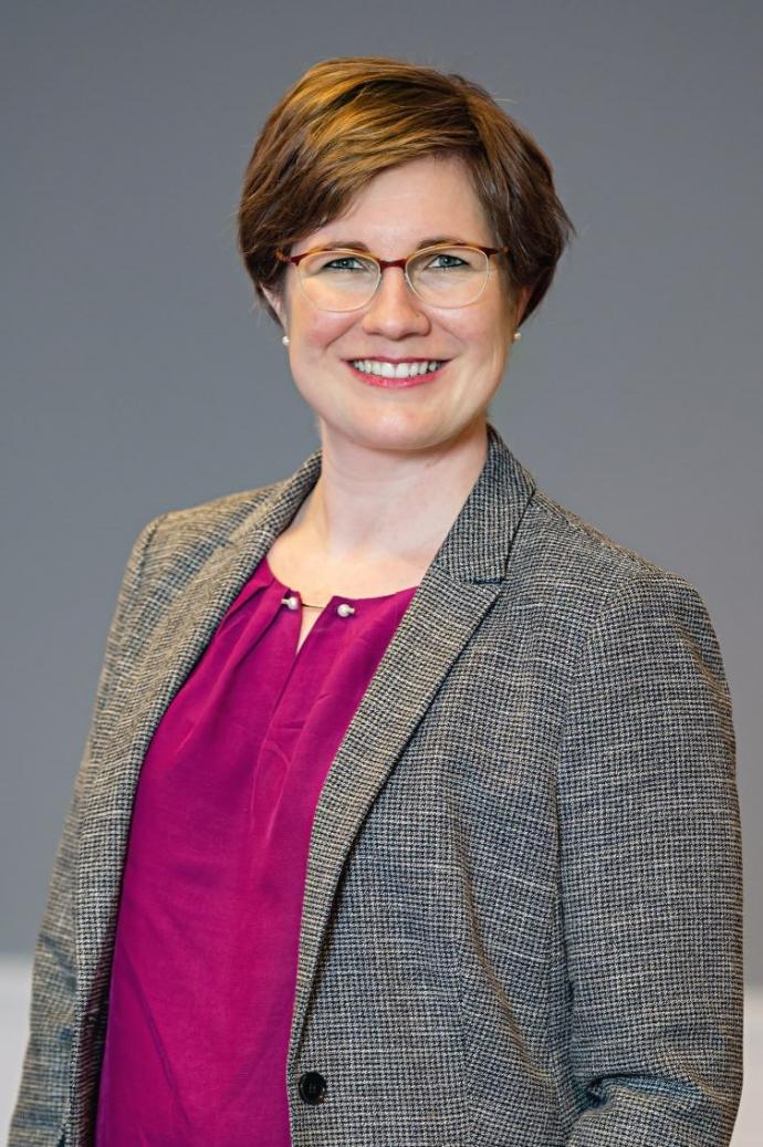Rebecca Theurer, Vertreterbereichsleiterin