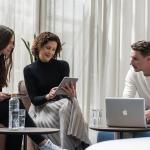 Praktikum und Werkstudententätigkeit: Ein Team in einem Workshop 